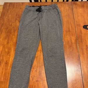 Lululemon on the move pant